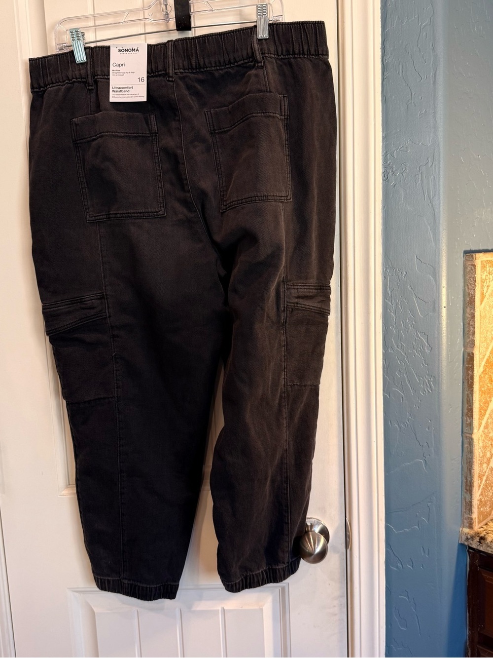 NWT Sonoma Goods for Life Women’s Capri Cargo Pants Gray Size 16 Mid Rise - Picture 3 of 13